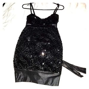 Black & Silver Mini Cocktail Dresses (2)